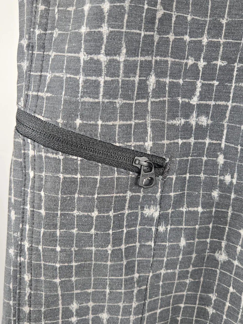 Burton Moxie Board Shorts Grey Print Size 34